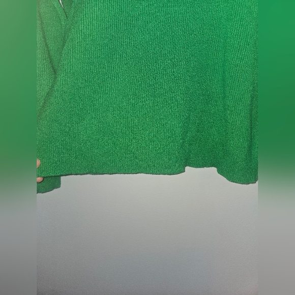 Zara Green Turtleneck Sweater with Checkered Sleeves - Picture 5 of 5